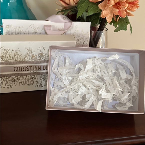 New Limited Edition Dior gifting bundle large wallet box, gift bag with ribbon - Picture 4 of 12